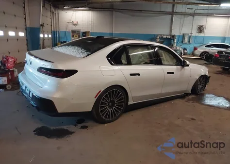 2024 BMW 750E xDrive z USA, uszkodzony, nr VIN WBA43EH02RCS79499